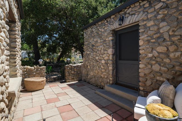 10107 Stonehurst Avenue, Los Angeles, CA 91352