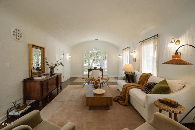 10107 Stonehurst Avenue, Los Angeles, CA 91352