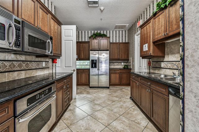 8235 MIRAMAR WAY, Lakewood Ranch, FL 34202