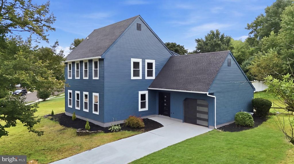 14 SADDLE DR, MOUNT LAUREL, NJ 08054 — exterior