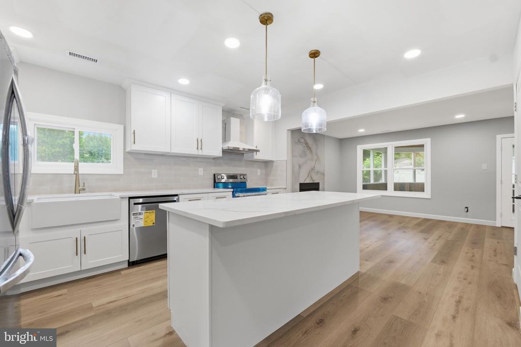 14 SADDLE DR, MOUNT LAUREL, NJ 08054 — photo 2