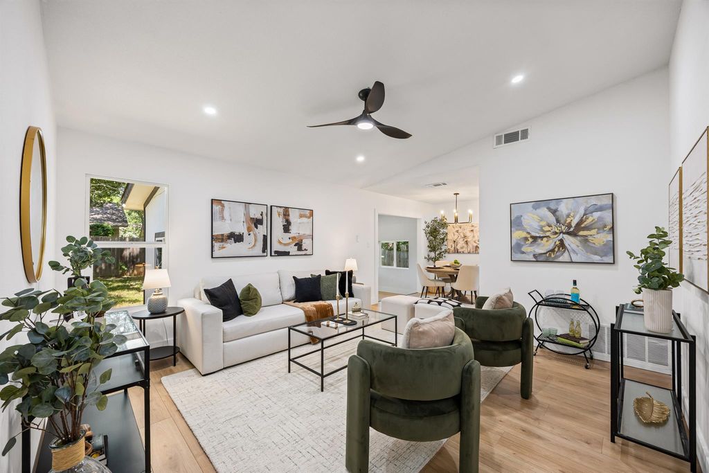 10206 Oak Hollow CIR, Austin, TX 78758