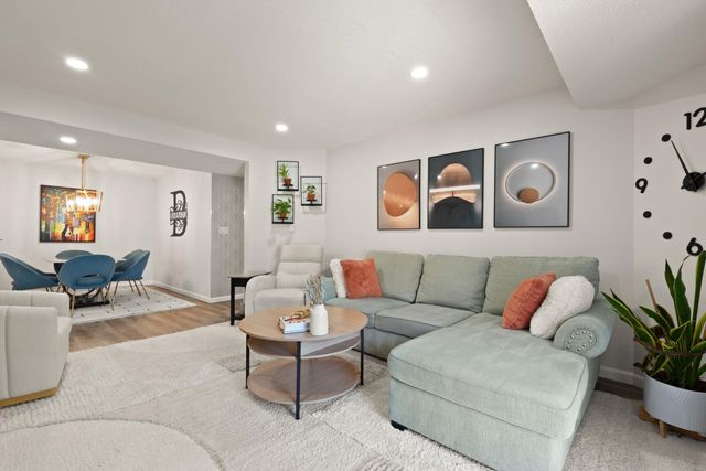 345 Place Ln 345, Woburn, MA 01801