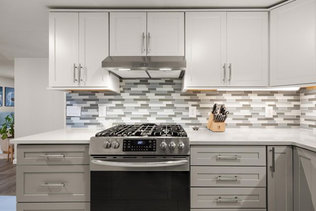 345 Place Ln 345, Woburn, MA 01801