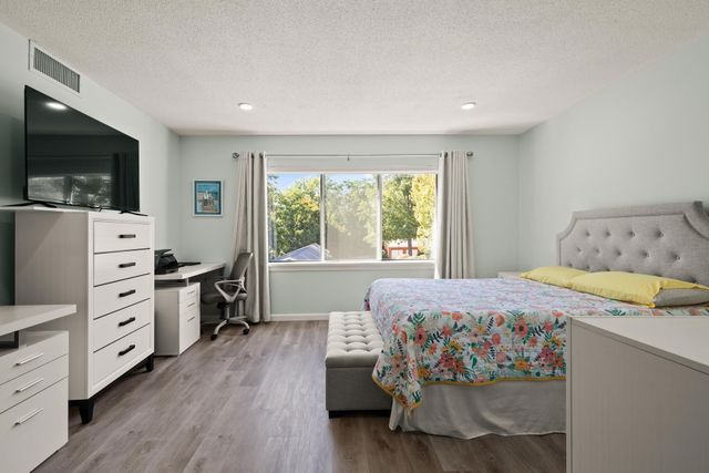 345 Place Ln 345, Woburn, MA 01801