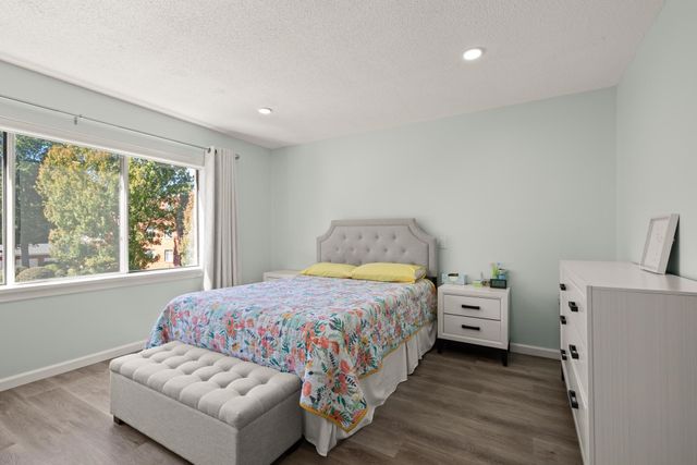 345 Place Ln 345, Woburn, MA 01801