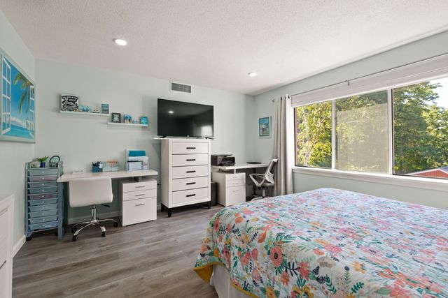 345 Place Ln 345, Woburn, MA 01801