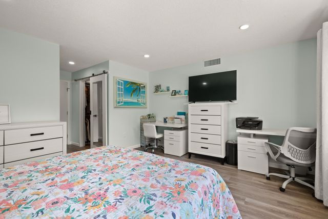345 Place Ln 345, Woburn, MA 01801