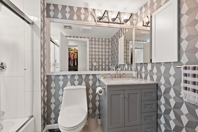 345 Place Ln 345, Woburn, MA 01801