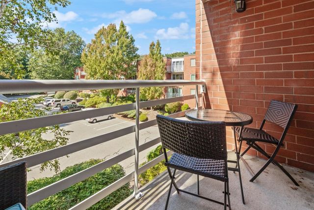 345 Place Ln 345, Woburn, MA 01801