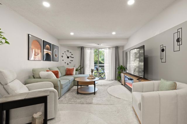 345 Place Ln 345, Woburn, MA 01801