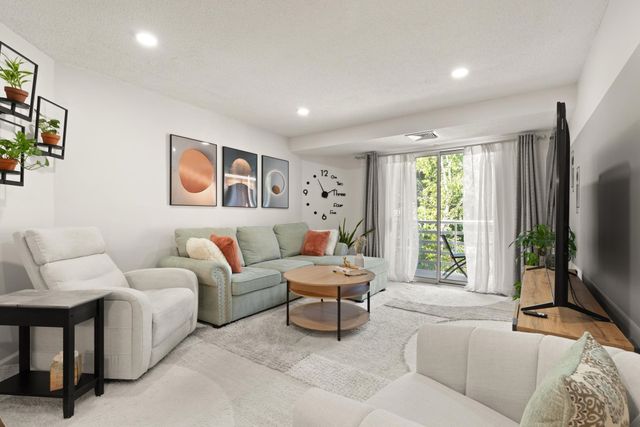 345 Place Ln 345, Woburn, MA 01801
