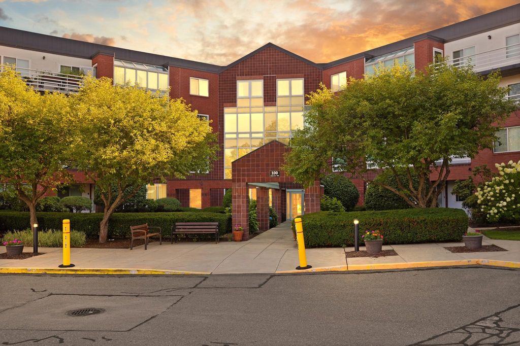 345 Place Ln 345, Woburn, MA 01801