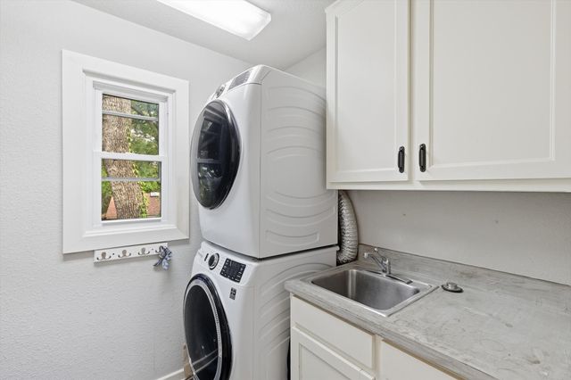 1221 Circle Lane, Bedford, TX 76022