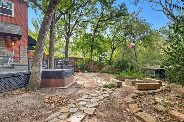 1221 Circle Lane, Bedford, TX 76022