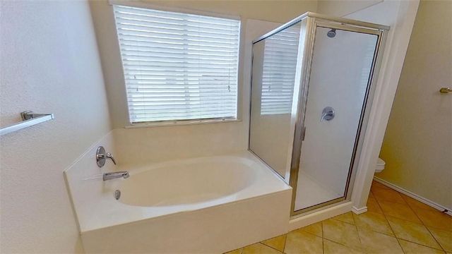 105 Fishbaugh LN, Hutto, TX 78634