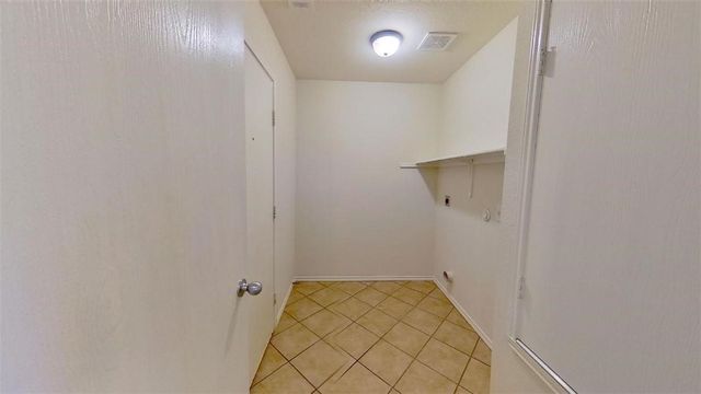105 Fishbaugh LN, Hutto, TX 78634