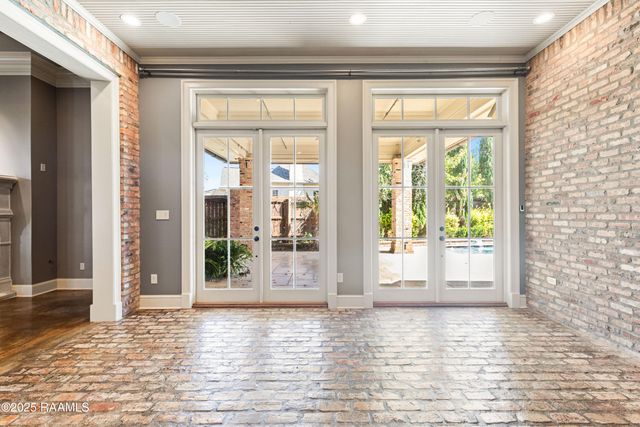 101 Tortola Lane, Youngsville, LA 70592