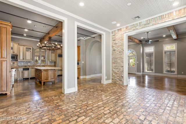 101 Tortola Lane, Youngsville, LA 70592