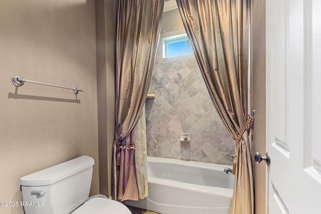 101 Tortola Lane, Youngsville, LA 70592