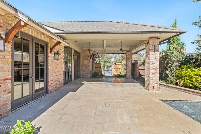 101 Tortola Lane, Youngsville, LA 70592