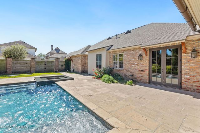 101 Tortola Lane, Youngsville, LA 70592