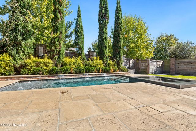 101 Tortola Lane, Youngsville, LA 70592