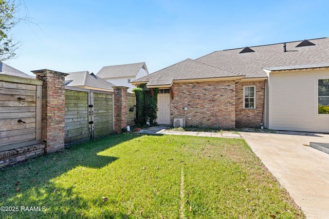 101 Tortola Lane, Youngsville, LA 70592