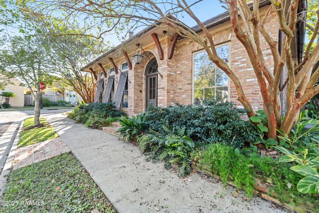 101 Tortola Lane, Youngsville, LA 70592