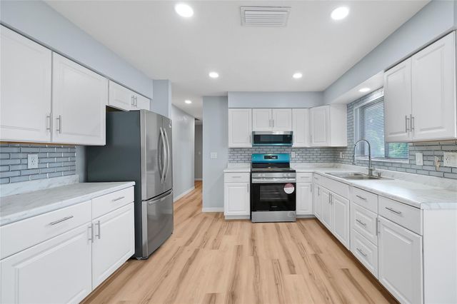 825 NW AVENUE Y AVENUE NW, Winter Haven, FL 33881