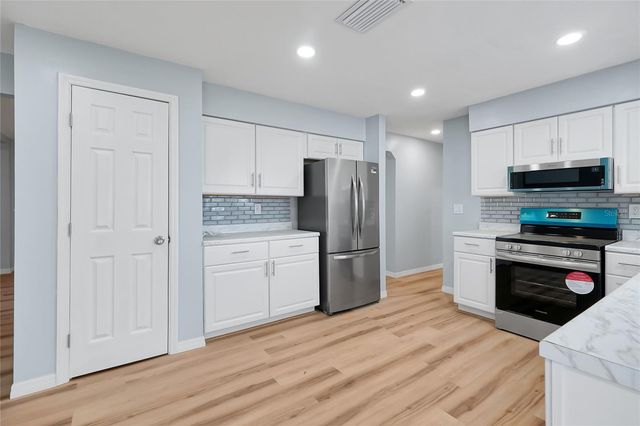 825 NW AVENUE Y AVENUE NW, Winter Haven, FL 33881