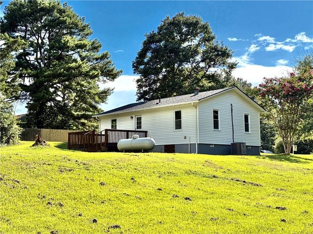 126 Wendy Hill Road SE, Calhoun, GA 30701