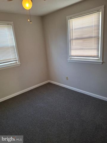 413 10TH AVE, Lindenwold, NJ 08021