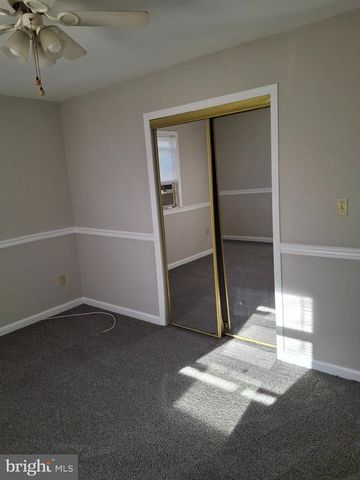 413 10TH AVE, Lindenwold, NJ 08021