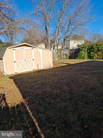 413 10TH AVE, Lindenwold, NJ 08021