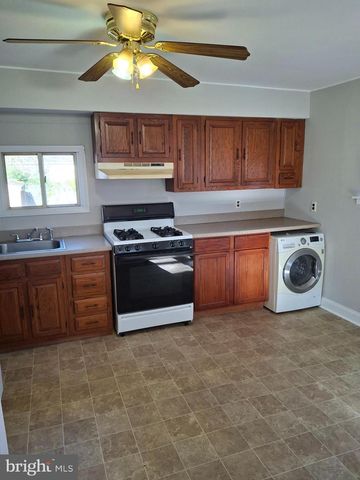 413 10TH AVE, Lindenwold, NJ 08021