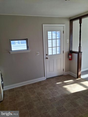 413 10TH AVE, Lindenwold, NJ 08021