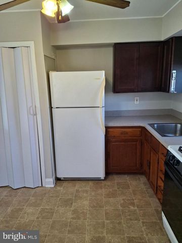 413 10TH AVE, Lindenwold, NJ 08021