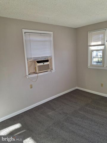 413 10TH AVE, Lindenwold, NJ 08021