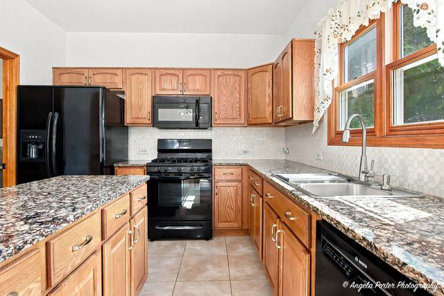 872 Harvest Court, Antioch, IL 60002