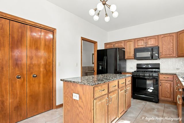 872 Harvest Court, Antioch, IL 60002