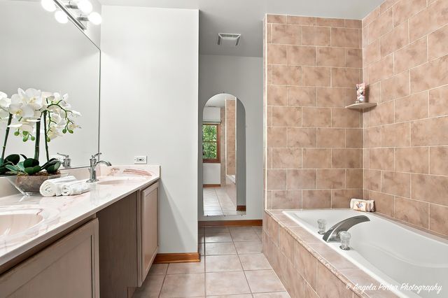 872 Harvest Court, Antioch, IL 60002