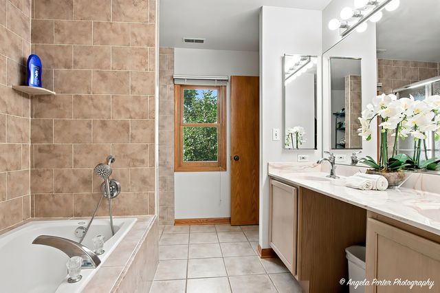 872 Harvest Court, Antioch, IL 60002