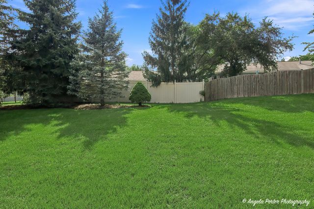 872 Harvest Court, Antioch, IL 60002