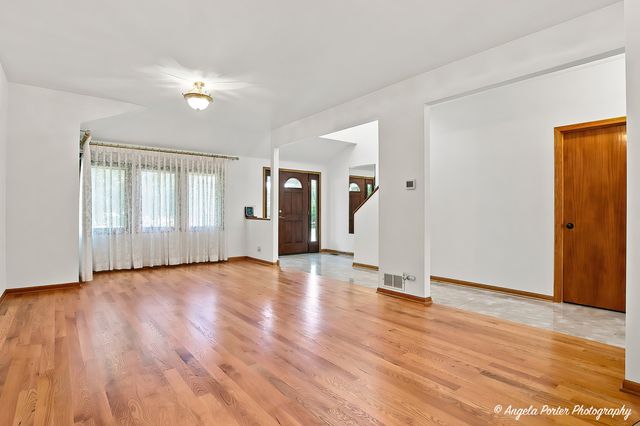 872 Harvest Court, Antioch, IL 60002