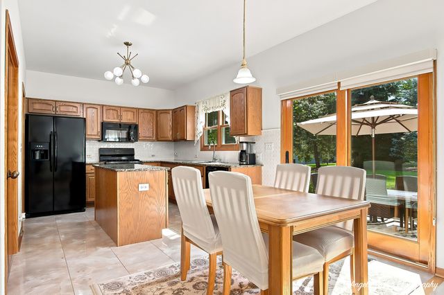 872 Harvest Court, Antioch, IL 60002