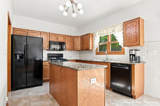 872 Harvest Court, Antioch, IL 60002