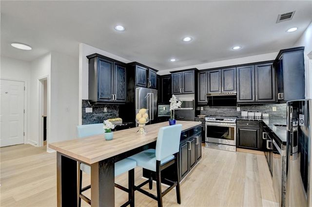 710 Catamount Way SW, Lilburn, GA 30047