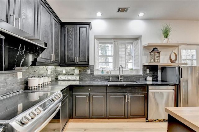 710 Catamount Way SW, Lilburn, GA 30047