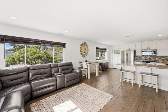 13323 Appaloosa Drive, Lakeside, CA 92040